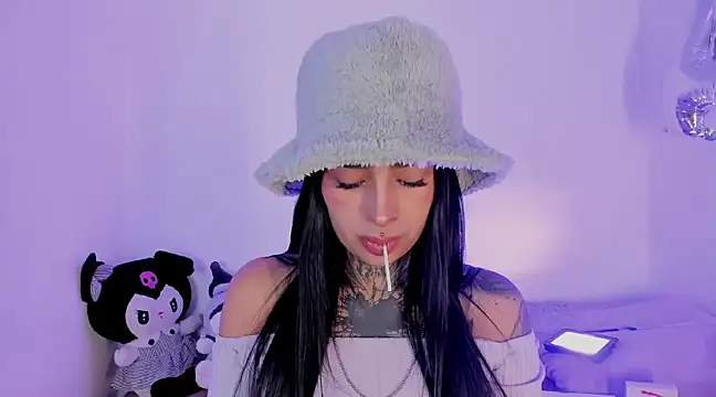 Snapshot of shadowcatt_ chatting on 02.21.25 shadowcatt online show from 02.21.25