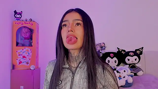 Snapshot of shadowcatt_ chatting on 10.24.25 shadowcatt online show from 10.24.25