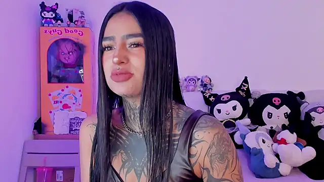 Snapshot of shadowcatt_ chatting on 12.03.25 shadowcatt online show from 12.03.25