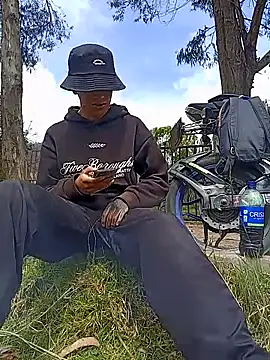 Snapshot of Cuervo_maniaco chatting on 12.18.25 Cuervo maniaco online show from 12.18.25