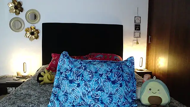 Snapshot of TatianaMonteross chatting on 10.27.25 TatianaMonteross online show from 10.27.25