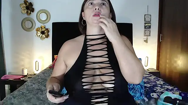 Snapshot of TatianaMonteross chatting on 11.04.25 TatianaMonteross online show from 11.04.25