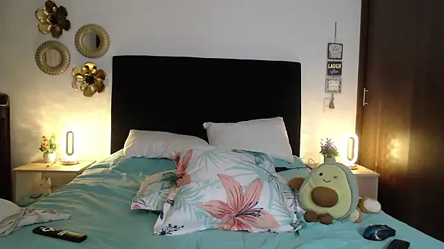 Snapshot of TatianaMonteross chatting on 12.04.25 TatianaMonteross online show from 12.04.25