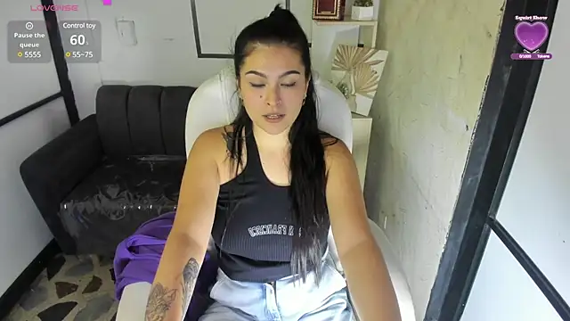 Snapshot of TifanyWhite_ chatting on 01.24.25 TifanyWhite online show from 01.24.25