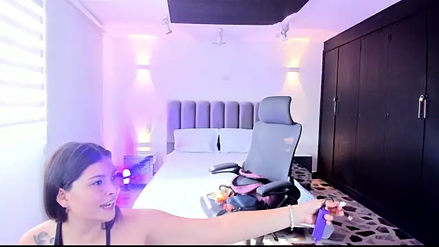 Snapshot of TifanyWhite_ chatting on 01.30.25 TifanyWhite online show from 01.30.25