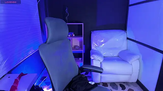 Snapshot of TifanyWhite_ chatting on 02.21.25 TifanyWhite online show from 02.21.25