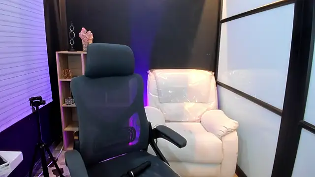 Snapshot of TifanyWhite_ chatting on 03.13.25 TifanyWhite online show from 03.13.25