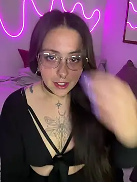 Mizztikaa online show from 12.25.24