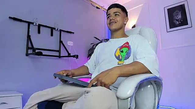 Rob saenz  online show from 11.20.25