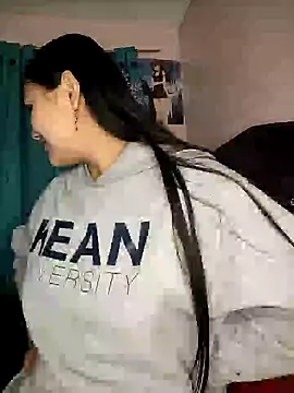 Nahiara velez online show from 02.28.25