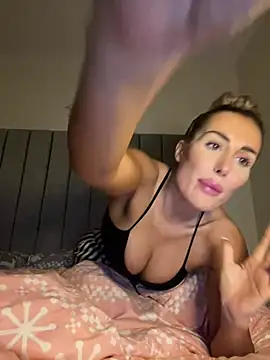 UKSYDNEYFOX online show from 02.21.25