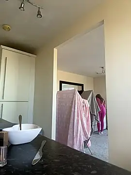 UKSYDNEYFOX online show from 02.28.25