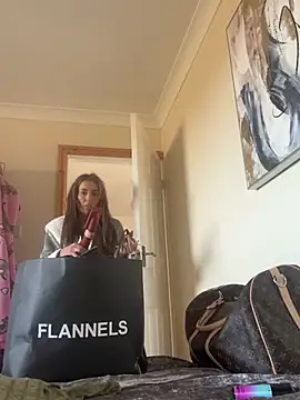 UKSYDNEYFOX online show from 03.14.25