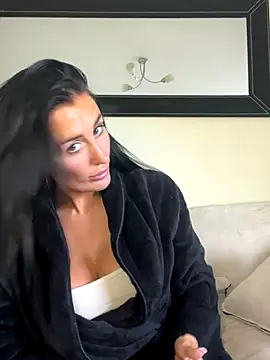 UKSYDNEYFOX online show from 09.17.25