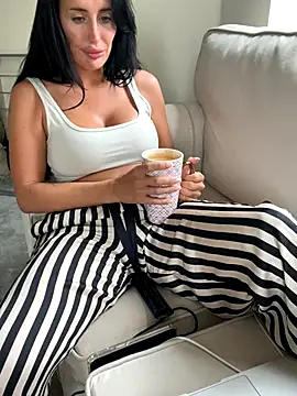 UKSYDNEYFOX online show from 09.27.25