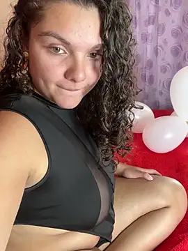Snapshot of eva_y_marcelo chatting on 02.15.25 eva y marcelo online show from 02.15.25