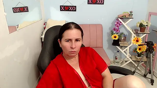 victoria jones online show from 10.07.25