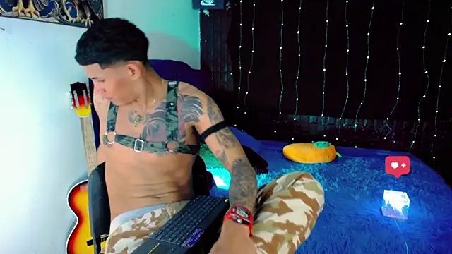 Snapshot of Damian_latinxxx chatting on 01.12.25 Damian latinxxx online show from 01.12.25