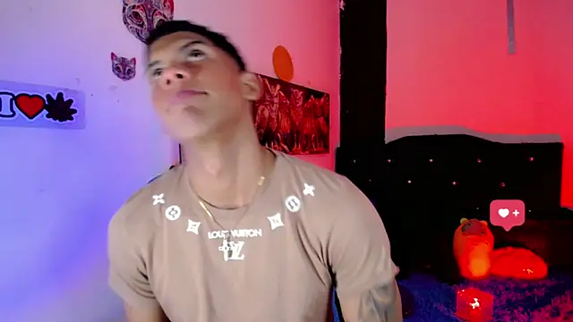 Snapshot of Damian_latinxxx chatting on 01.15.25 Damian latinxxx online show from 01.15.25