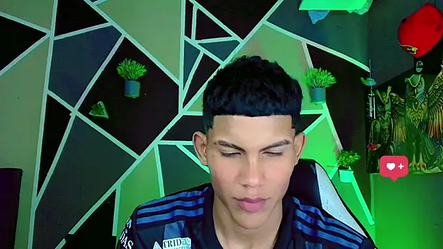 Snapshot of Damian_latinxxx chatting on 02.21.25 Damian latinxxx online show from 02.21.25