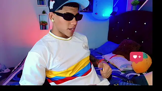 Snapshot of Damian_latinxxx chatting on 03.21.25 Damian latinxxx online show from 03.21.25