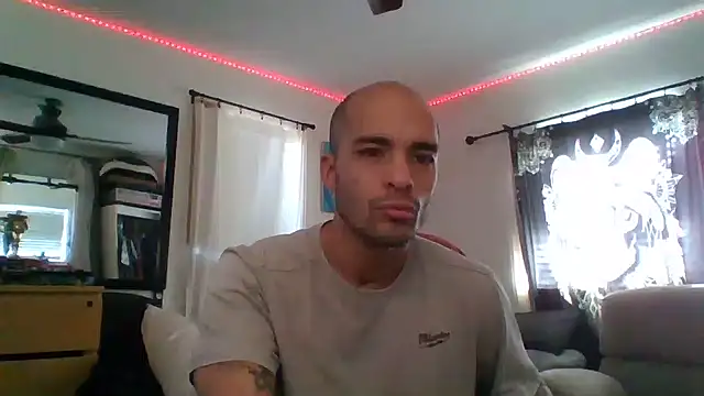 Snapshot of JohnnyDeep187 chatting on 12.01.24 JohnnyDeep187 online show from 12.01.24