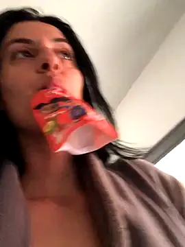 Snapshot of Catmila94 chatting on 11.22.25 Catmila94 online show from 11.22.25