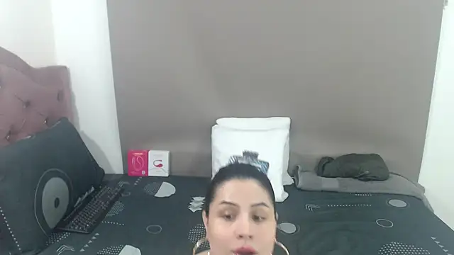 Snapshot of kimberlyjamexxx chatting on 05.13.26 kimberlyjamexxx online show from 05.13.26
