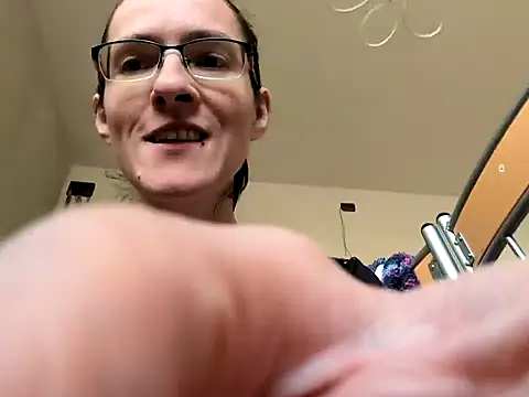 Milky hairy mommy online show from 02.09.25