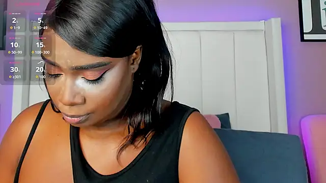 Britanymooree online show from 10.29.25