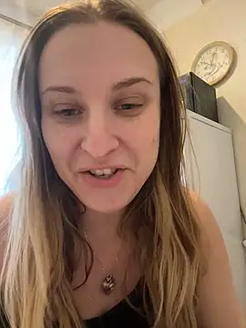 Snapshot of OlgaBuzzz chatting on 12.27.24 OlgaBuzzz online show from 12.27.24