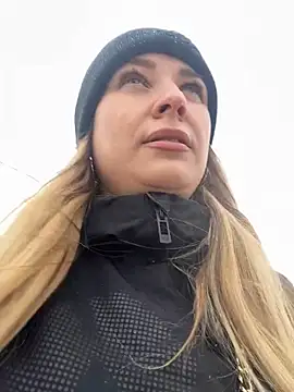 Snapshot of OlgaBuzzz chatting on 01.17.25 OlgaBuzzz online show from 01.17.25