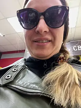 Snapshot of OlgaBuzzz chatting on 03.19.25 OlgaBuzzz online show from 03.19.25