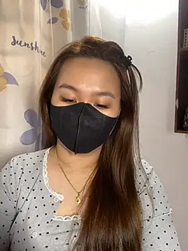 Snapshot of Odette68 chatting on 12.19.24 Odette68 online show from 12.19.24