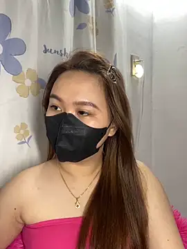 Snapshot of Odette68 chatting on 12.23.24 Odette68 online show from 12.23.24