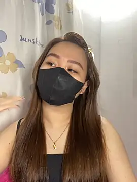 Snapshot of Odette68 chatting on 12.24.24 Odette68 online show from 12.24.24