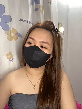 Snapshot of Odette68 chatting on 12.24.24 Odette68 online show from 12.24.24