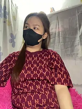 Snapshot of Odette68 chatting on 03.06.25 Odette68 online show from 03.06.25