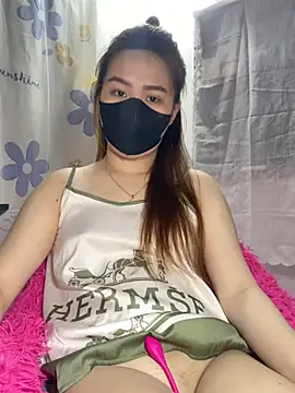 Snapshot of Odette68 chatting on 03.13.25 Odette68 online show from 03.13.25