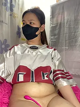 Snapshot of Odette68 chatting on 03.17.25 Odette68 online show from 03.17.25