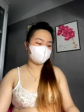 Snapshot of Odette68 chatting on 09.10.25 Odette68 online show from 09.10.25