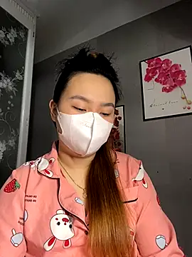 Snapshot of Odette68 chatting on 09.16.25 Odette68 online show from 09.16.25