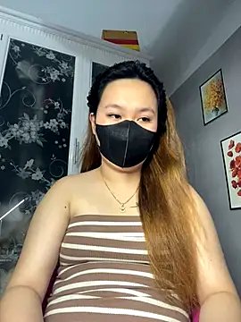 Snapshot of Odette68 chatting on 09.21.25 Odette68 online show from 09.21.25