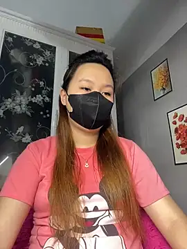 Snapshot of Odette68 chatting on 09.22.25 Odette68 online show from 09.22.25