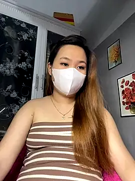 Snapshot of Odette68 chatting on 09.23.25 Odette68 online show from 09.23.25