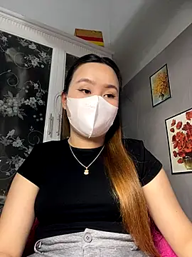 Snapshot of Odette68 chatting on 09.24.25 Odette68 online show from 09.24.25