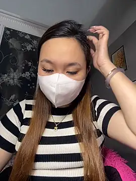 Snapshot of Odette68 chatting on 09.25.25 Odette68 online show from 09.25.25