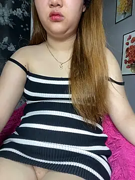 Snapshot of Odette68 chatting on 09.29.25 Odette68 online show from 09.29.25