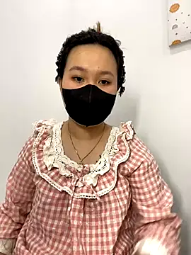 Snapshot of Odette68 chatting on 10.13.25 Odette68 online show from 10.13.25