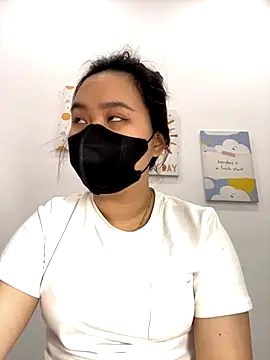 Snapshot of Odette68 chatting on 10.19.25 Odette68 online show from 10.19.25